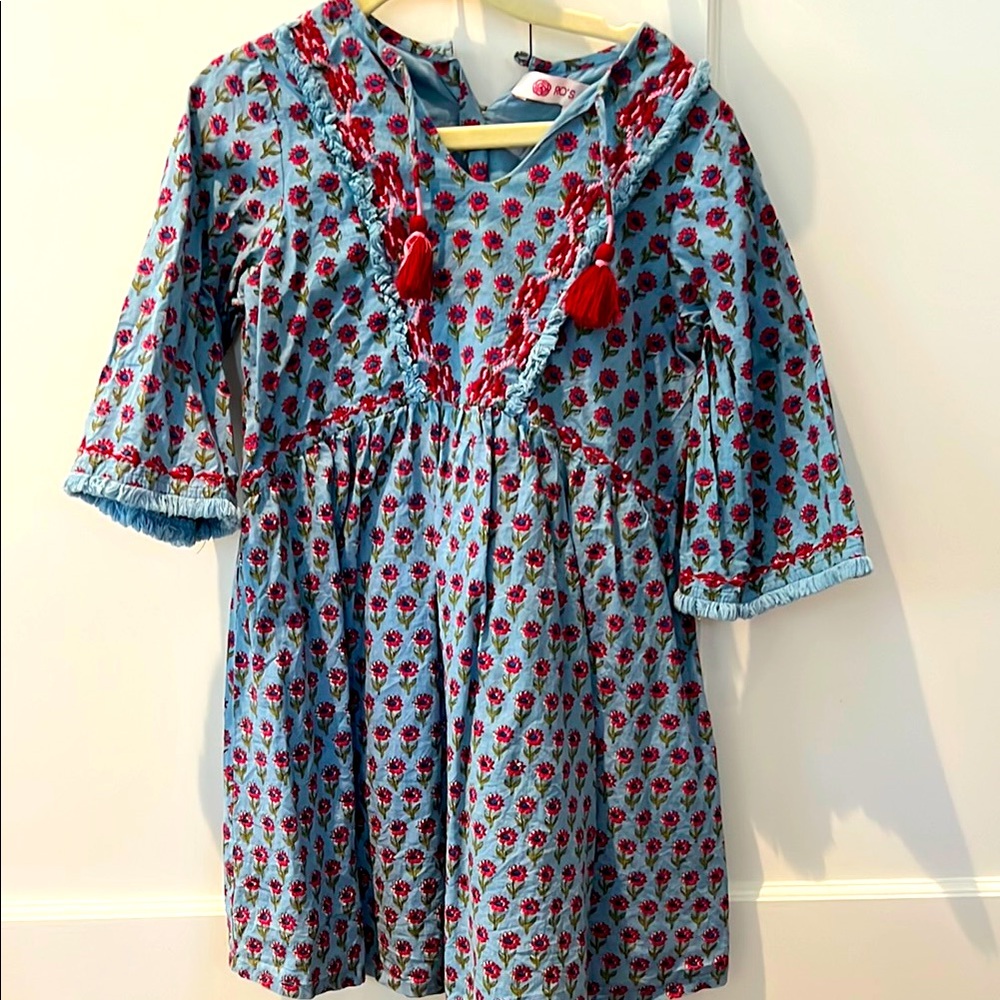 Ro’s Garden adorable block print floral blue and red dress with tassels. Size 4